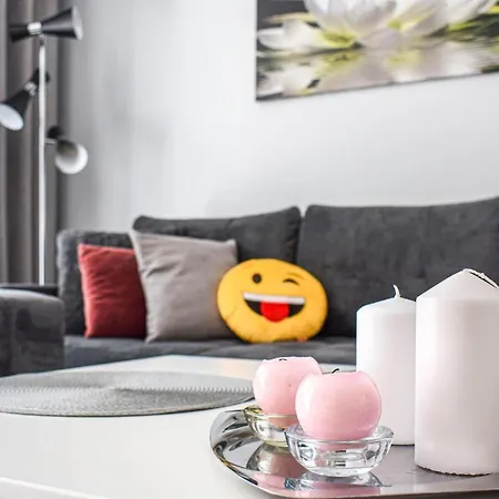 2 Bedroom Beautiful In נובה וארפנו